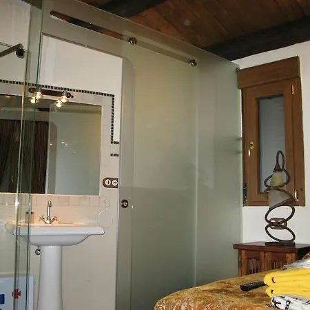 Casa De Cucu Navaluenga *