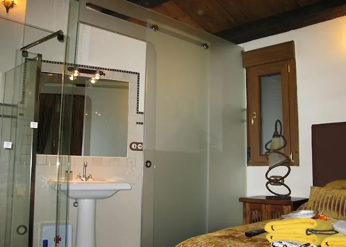 Casa De Cucu Navaluenga *