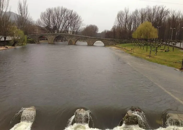 펜션 Casa De Cucu Navaluenga