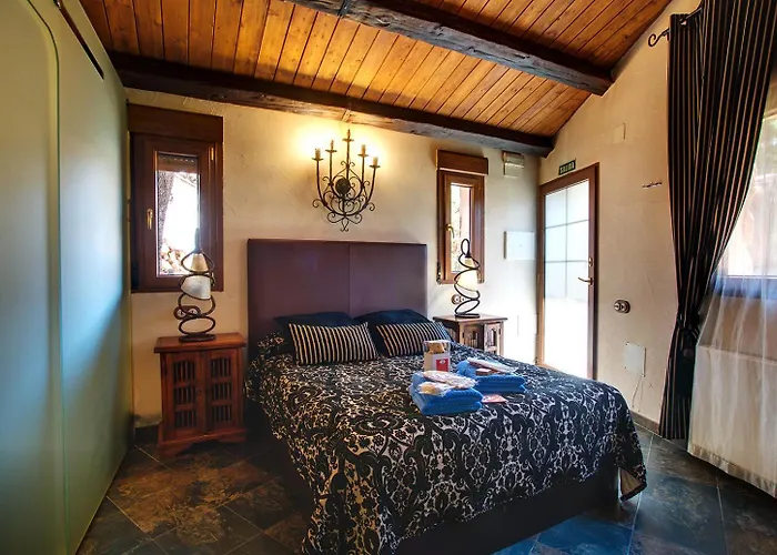 Casa De Cucu Navaluenga *