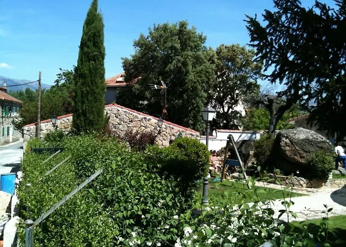 Casa De Cucu Navaluenga 펜션