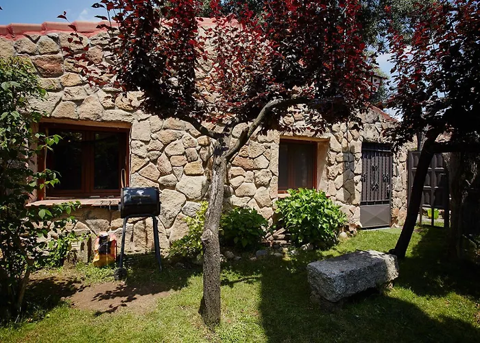 Casa De Cucu Navaluenga