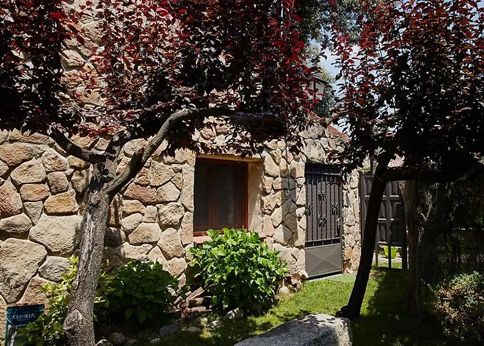 Casa De Cucu Navaluenga *